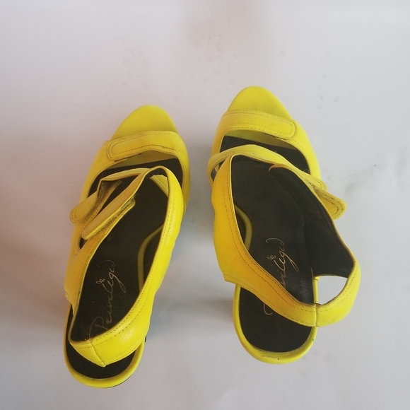 Size 10 Privileged Yellow & Black Velcro Heels - Picture 9 of 11